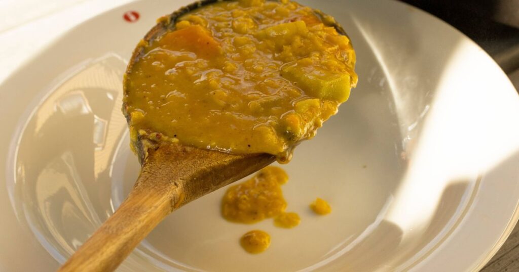 0_A-ladle-of-lentil-soup.jpg