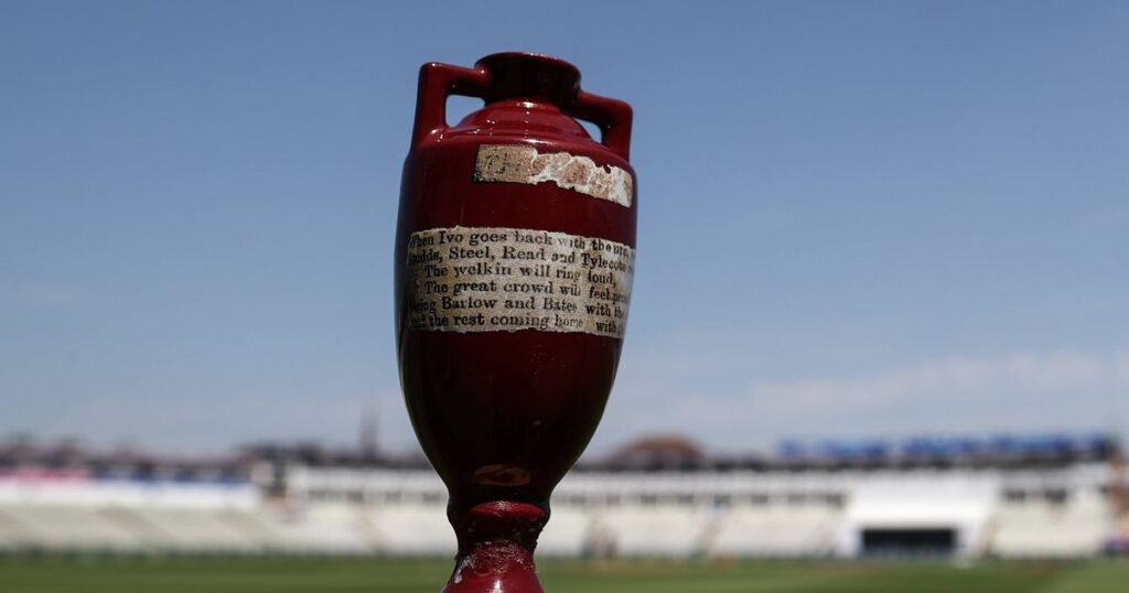 0_Ashes-urn-cricket.jpg