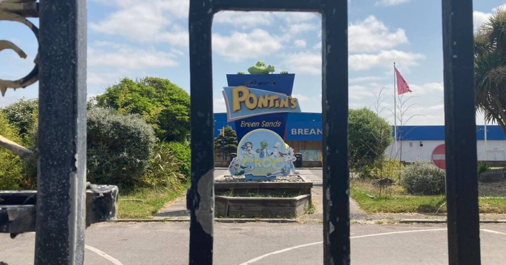 0_EXCL-Life-at-Pontins-haunted-seaside-town-derelict-arcades-new-crowd-and-big-divide.jpg
