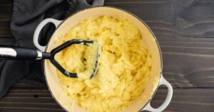 0_Making-Mashed-Potatoes-in-an-Enameled-Cast-Iron-Dutch-Oven.jpg