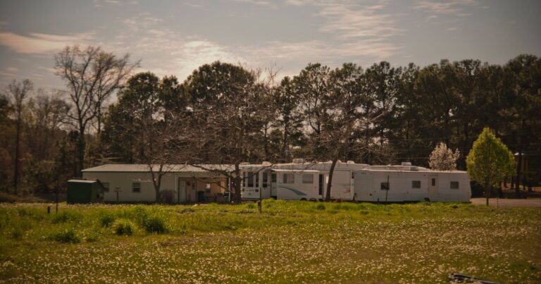 0_Parked-Trailers-Texas-USA.jpg