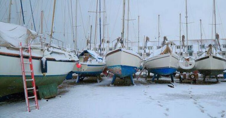 0_Sailboats-on-a-snow.jpg
