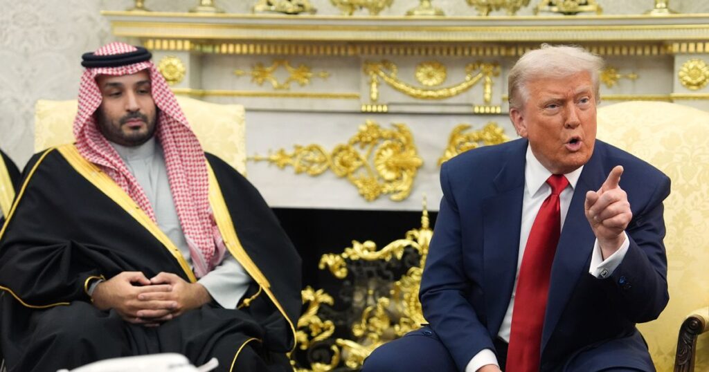 0_Trump-Saudi-Arabia-25322654314785.jpg