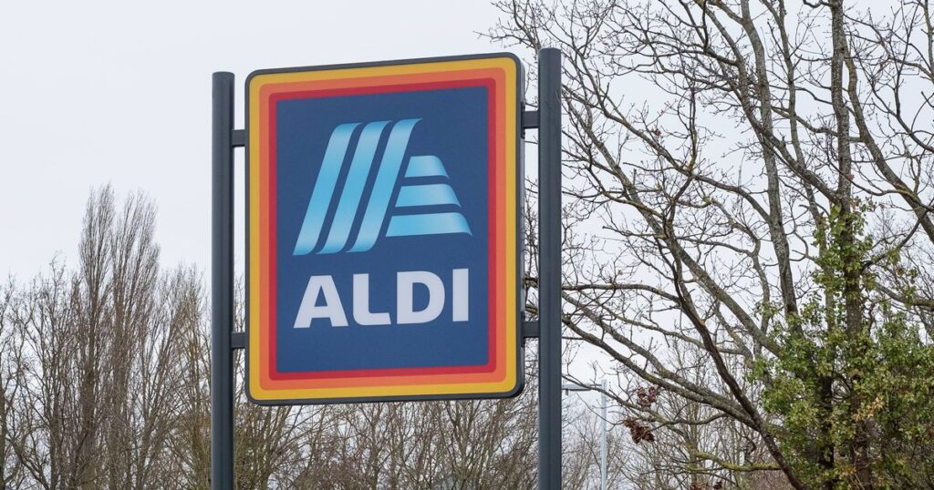 1_Aldi-logo-and-timetable-sign-at-the-entrance-to-the-budget-friendly-supermarket-Ampthill-Road-Flit.jpeg