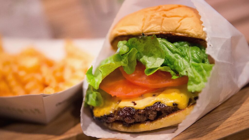 2015-chicago-illinois-burger-chain-358180826.jpg