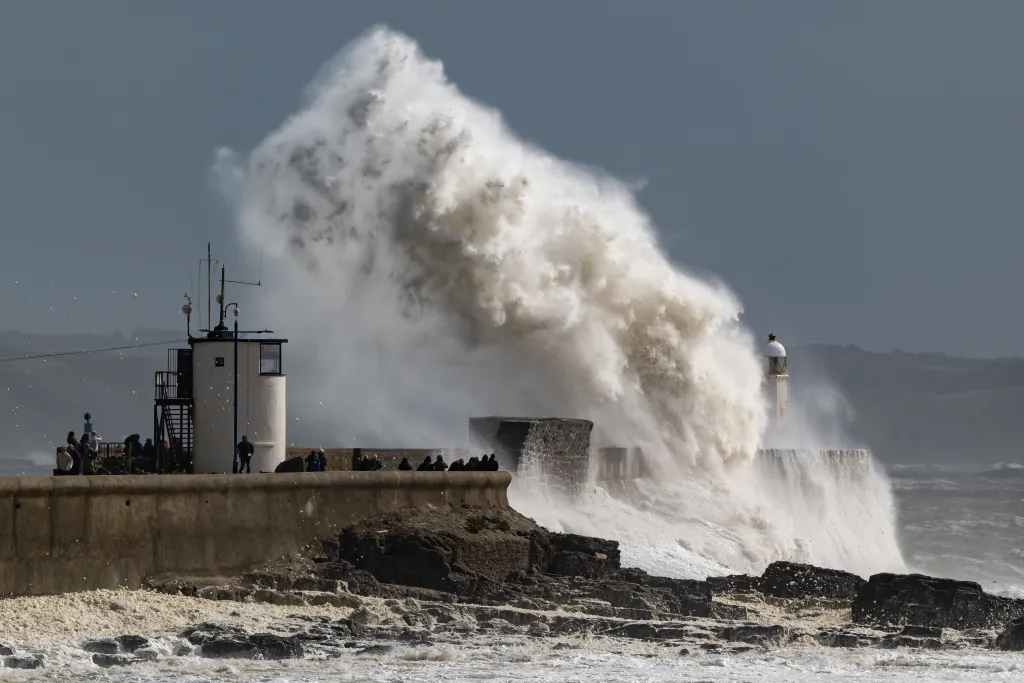 2025-porthcawl-wales-met-office-1023616886.webp.webp