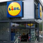 2kb4m4h-lidl-store-london-england-812391210.jpg