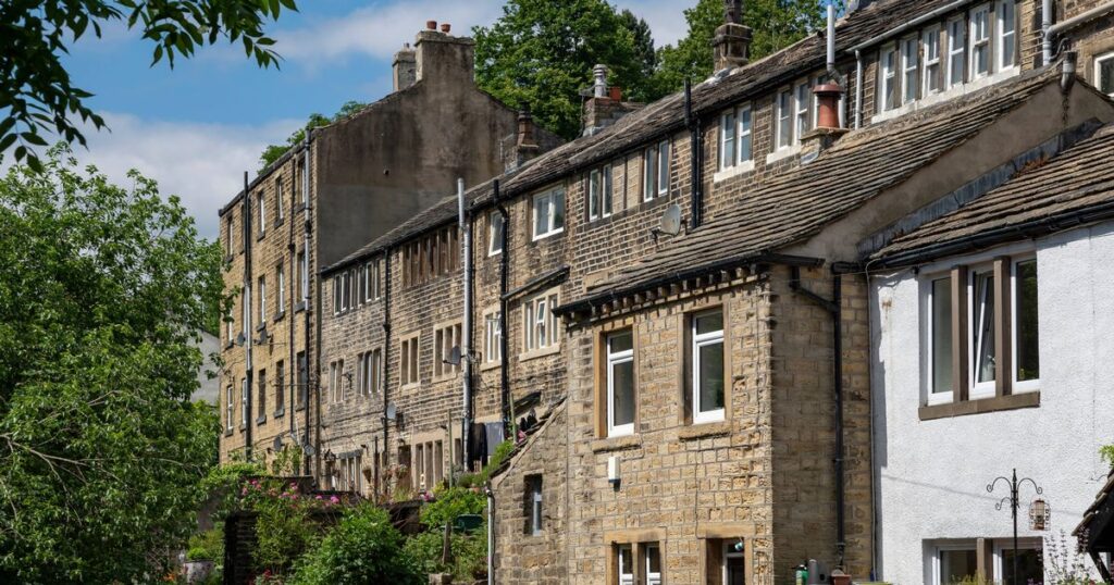 6_Traditional-stone-weavers-cottages-in-Hinchliffe-Mill-West-Yorkshire-England.jpg