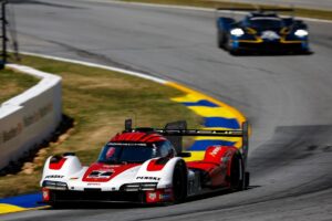 7-porsche-penske-motorsport-po-2.jpg