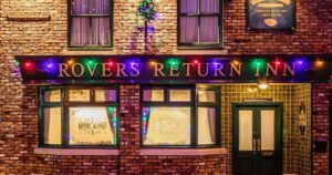 7_MAIN-emb-midnight-check-Coronation-Street-boss-teases-xmas.jpg
