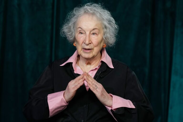 Books-Margaret_Atwood_66195.jpg