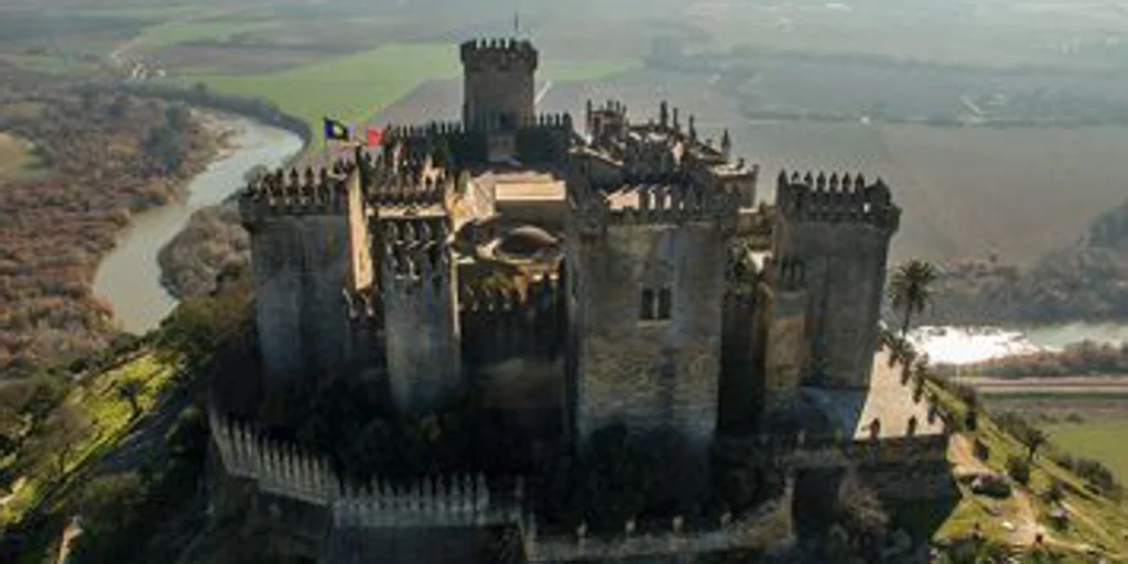 Castillo-de-Almodovar-1-400x284-U40372206468AGu-1024x512@diario_abc.jpg