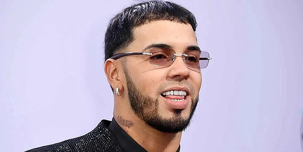 anuel-aa-klKE-U701193632177PyE-1200x840@diario_abc-kV0E-1024x512@diario_abc.jpg