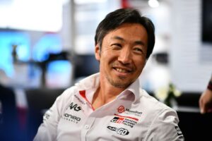ayao-komatsu-haas-f1-team.jpg