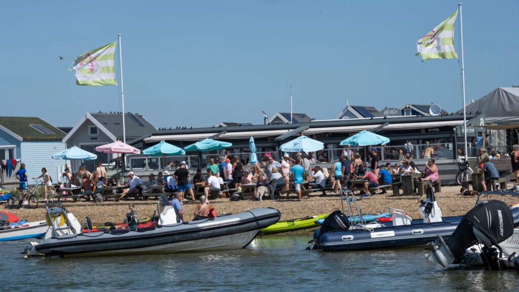 beach-house-mudeford-dorset-owners-1041192894.jpg