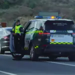 coche-guardia-civil-de-trafico-control-carretera.webp.webp