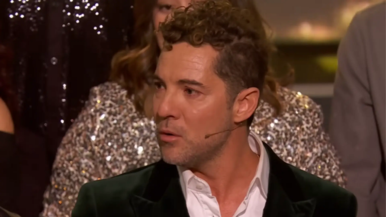 david-bisbal-en-el-plato-de-la-voz-kids-junto-a-todos-sus-finalistas.png