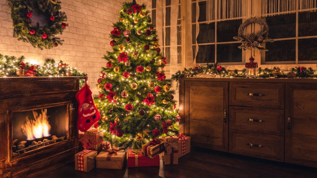 decorated-christmas-tree-near-fireplace-1039166812_b392a8.jpg