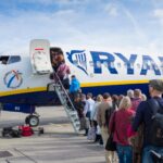 eh840g-passengers-boarding-ryanair-plane-1024073973_262ade.jpg