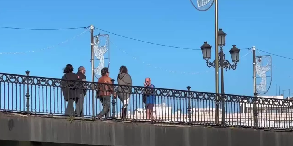 frio-puente-triana-efe-U20453412838nKB-1024x512@diario_abc.png