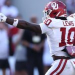 kip-lewis-oklahoma-vs-alabama.jpg