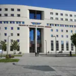 la-audiencia-de-navarra-condena-a-9-anos-de-prision-a-un-acusado-de-violar-a-su-expareja-en-pamplona.webp