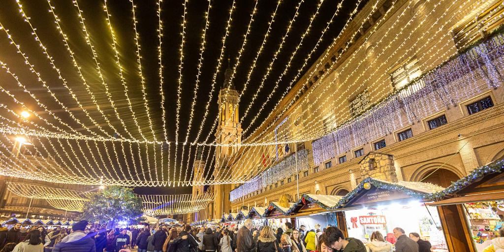 luces-navidad-zaragoza-ayuntamiento-U76471385036HcM-1024x512@diario_abc.jpg
