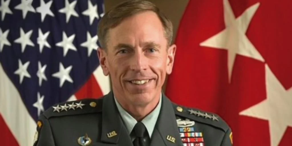 petraeus-U83337200066wbc-1024x512@diario_abc.jpg