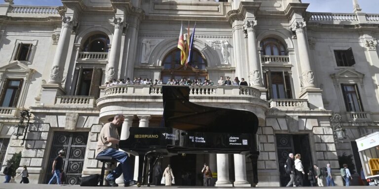 piano-plaza-ayuntamiento-U84252020506wuO-1024x512@diario_abc.JPG