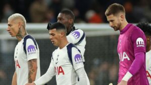 skysports-spurs-dejected-losing_7096055.jpg