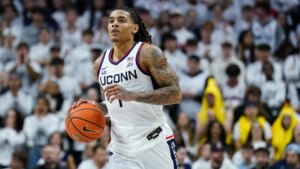 solo-ball-uconn-huskies-imagn-images.jpg