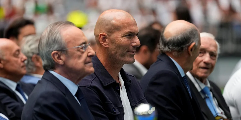 00EuropaPress_6091496_florentino_perez_president_of_real_madrid_and_zinedine_zidane_during_the-U7164.webp