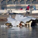 0_American-Airlines-Plane-And-Black-Hawk-Helicopter-Crash-Near-Reagan-National-Airport.jpg