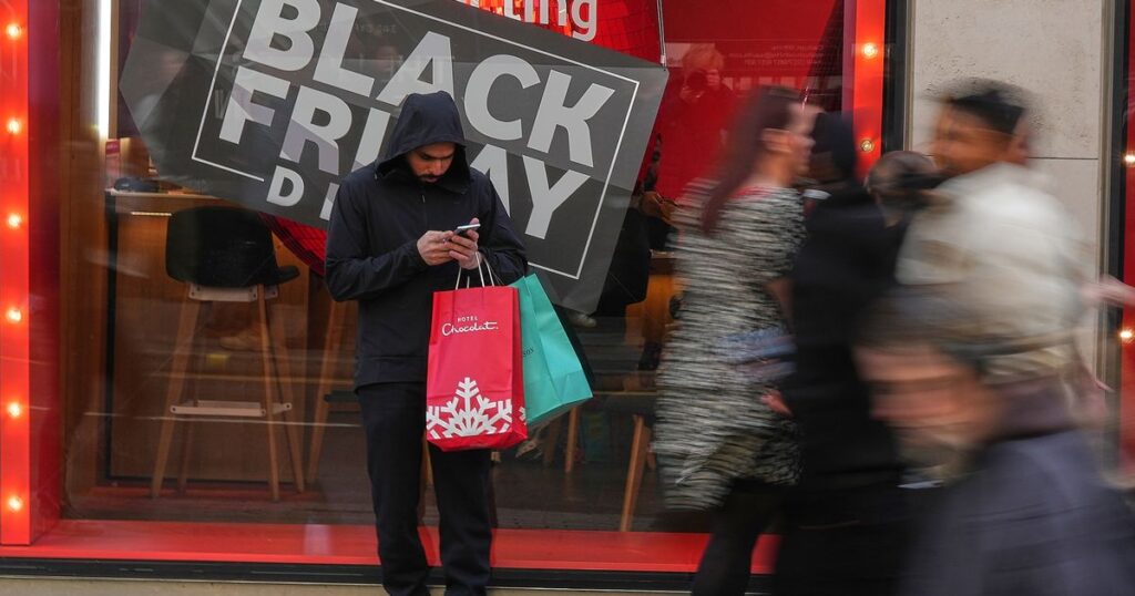 0_Britain-Black-Friday-25332482063844.jpg