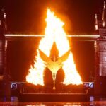 0_Burning-Avatar-sculpture-lights-up-Thames-as-franchise-returns-to-screen.jpg
