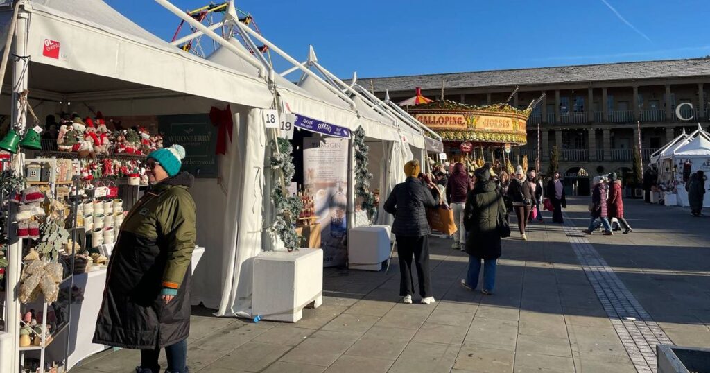 0_Christmas-Markets-at-the-Piece-Hall-Halifax.jpg