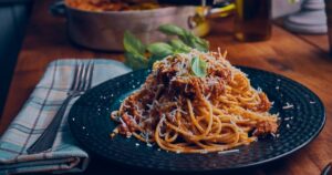 0_Eating-Homemade-Spaghetti-Bolognese.jpg