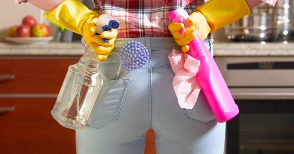 0_Girl-preparing-to-spring-clean-kitchen.jpg