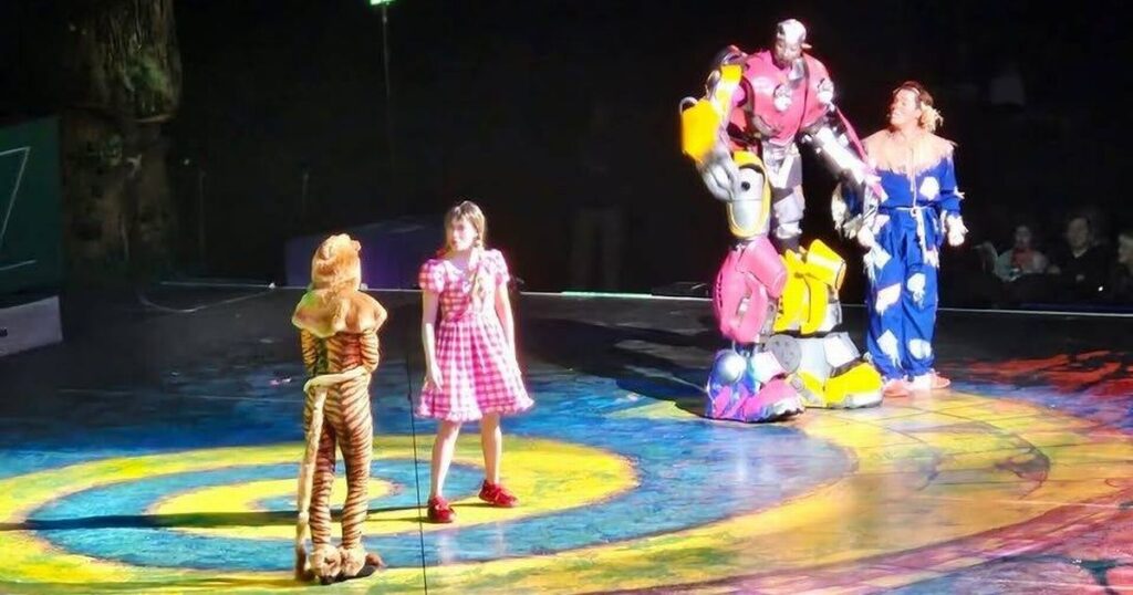 0_It-was-atrocious-an-insult-to-the-industry-Wizard-of-Oz-show-slammed-as-over-800-people-walk-o.jpg