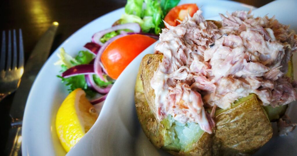 0_Jacket-potato-with-tuna-mayo.jpg