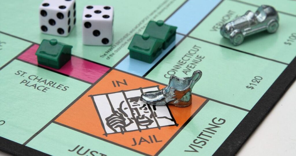 0_Monopoly-game-with-Jail-corner.jpg