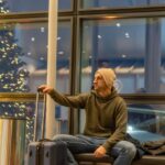 0_Person-travelling-at-Christmas.jpg