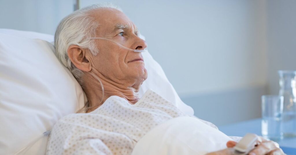 0_Senior-man-hospitalized.jpg