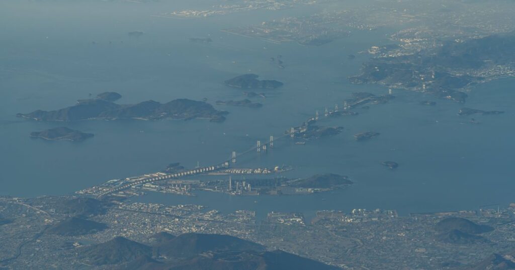 0_Seto-Ohashi-Bridge-in-Okayama-and-Kagawa-of-Japan-aerial-view-from-airplane.jpg