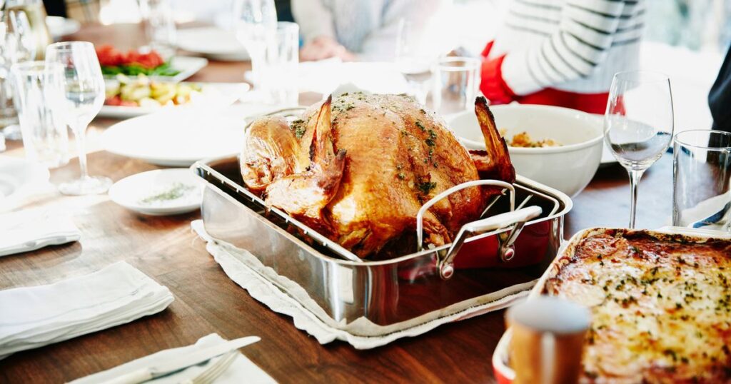 0_Turkey-in-roasting-pan-on-table-for-holiday-meal.jpg