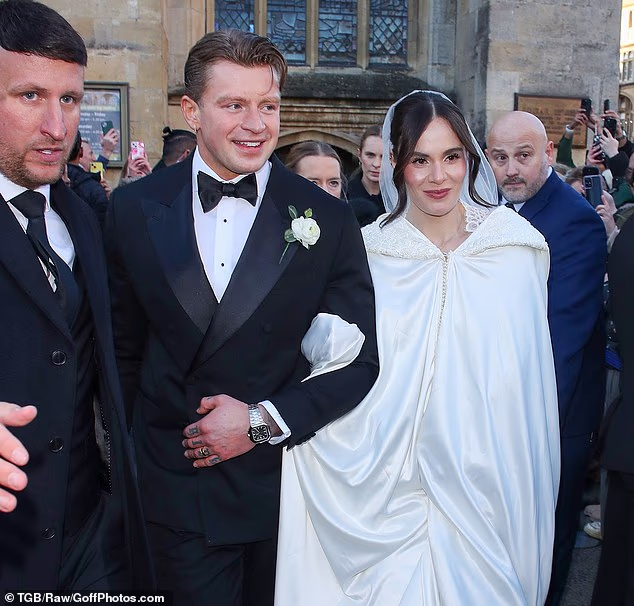 105063325-15417775-Adam_Peaty_and_Holly_Ramsay_s_fairytale_wedding_was_reportedly_o-m-10_17669471892.avif