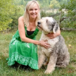 105064167-15417829-Samantha_Brick_with_her_Old_English_Sheepdog_Indy_the_first_of_h-a-2_176695480295.avif