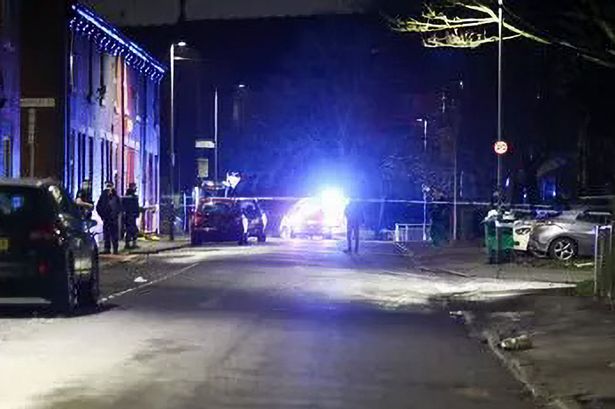 1_Large-cordon-in-place-with-armed-police-and-paramedics-at-scene-following-incident.jpg