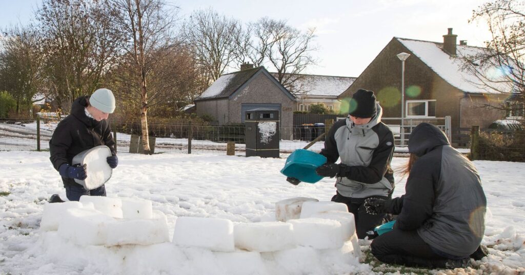 1_Met-Office-Issues-Snow-And-Ice-Warnings-Across-The-UK.jpg