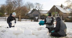 1_Met-Office-Issues-Snow-And-Ice-Warnings-Across-The-UK.jpg